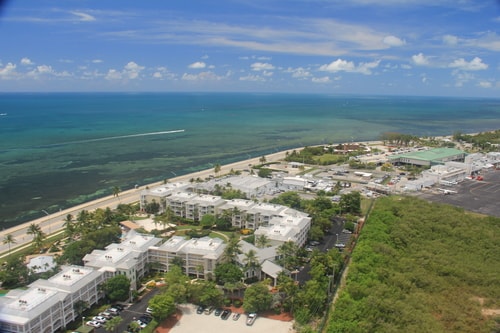 Key West Seven Mile Bridge Tour Helicopter Tour Image 6